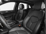 Certified 2024 Porsche Macan image 5