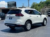 Used 2019 Nissan Rogue SV image 2