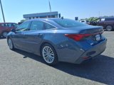 Used 2020 Toyota Avalon Limited image 5