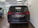 Used 2021 Chrysler Pacifica Touring-L image 6
