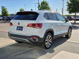 Certified 2022 Volkswagen Taos SE w/ Panoramic Sunroof Package image 3