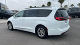 Certified 2022 Chrysler Pacifica Limited image 3