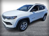 Used 2024 Jeep Compass Latitude w/ Altitude Special Edition image 2