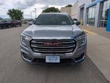 Used 2024 GMC Terrain SLT w/ Infotainment Package II image 3