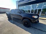 Used 2016 Toyota Tacoma Limited image 2