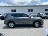 Used 2019 Nissan Rogue S image 2