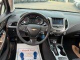 Used 2017 Chevrolet Cruze LT image 4