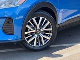 Used 2021 Nissan Kicks SV image 2