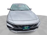 Used 2024 Hyundai Elantra Limited image 3