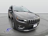 Used 2019 Jeep Cherokee Limited image 2