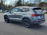 Used 2023 Volkswagen Taos SE w/ Black Wheel Package image 4
