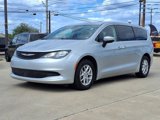 Used 2023 Chrysler Voyager LX image 3