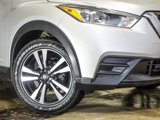 Used 2018 Nissan Kicks SV image 4