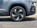 Used 2023 Volkswagen Taos SE image 3