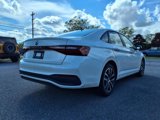 Used 2025 Volkswagen Jetta SE image 4