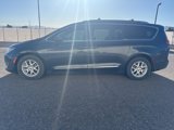 Used 2020 Chrysler Pacifica Touring-L image 2