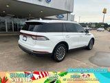 Used 2022 Lincoln Aviator Reserve w/ Elements Package Plus image 2