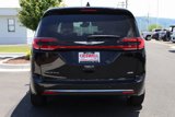 New 2025 Chrysler Pacifica Select image 5