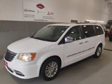 Used 2016 Chrysler Town & Country Touring-L image 5