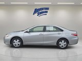 Used 2017 Toyota Camry LE image 4