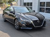 Used 2022 Nissan Altima 2.5 SV w/ SV Premium Package image 2