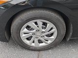 Used 2017 Hyundai Elantra SE image 4