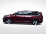 Used 2018 Chrysler Pacifica Touring-L w/ Tire & Wheel Group image 4