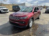 Used 2022 Jeep Compass Latitude image 2
