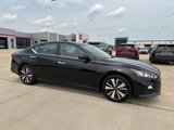 Used 2022 Nissan Altima 2.5 SV w/ SV Premium Package image 2