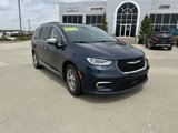 Used 2023 Chrysler Pacifica Limited image 2
