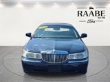 Used 2001 Lincoln Town Car Signature image 2