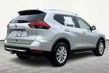 Used 2017 Nissan Rogue SV image 3