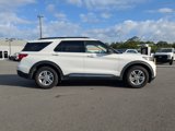 Used 2022 Ford Explorer XLT w/ Equipment Group 202A image 3