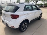Used 2021 Hyundai Venue SEL w/ Premium Package image 3
