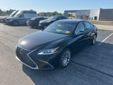Used 2023 Lexus ES 350 Luxury image 2
