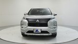 Used 2023 Mitsubishi Outlander SE image 2