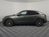 Used 2025 Porsche Cayenne image 2