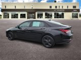 Certified 2022 Hyundai Elantra SEL w/ Convenience Package image 5