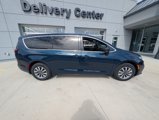 New 2025 Chrysler Pacifica Select image 4