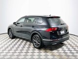 Used 2022 Volkswagen Tiguan SE image 5