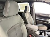 New 2025 Jeep Grand Cherokee Laredo image 6