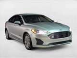 Used 2019 Ford Fusion SE image 3