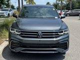 Used 2022 Volkswagen Tiguan SEL R-Line image 2
