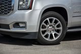 Used 2018 GMC Yukon Denali image 2