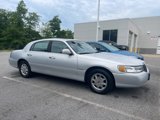 Used 1998 Lincoln Town Car Signature image 2