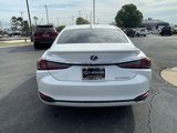 Used 2022 Lexus ES 300h Ultra Luxury image 4