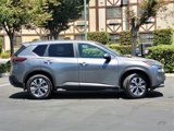 Used 2023 Nissan Rogue SV image 4