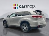 Used 2019 Toyota Highlander LE image 3