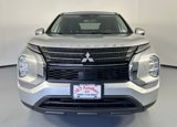 Used 2022 Mitsubishi Outlander ES image 2