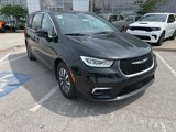 Used 2022 Chrysler Pacifica Touring-L image 3